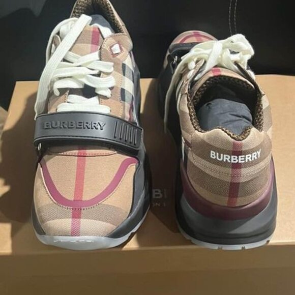 Burberry - Brown Ramsey - Picture 3 of 5